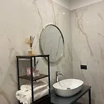 Angelina's Suite&spa Con Parcheggio Privato Apartment