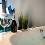 Angelina's Suite&spa Con Parcheggio Privato 아파트 코모