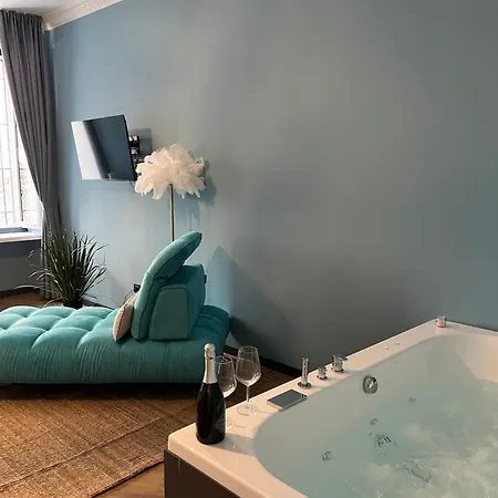 Apartment Angelina's Suite&spa Con Parcheggio Privato Como