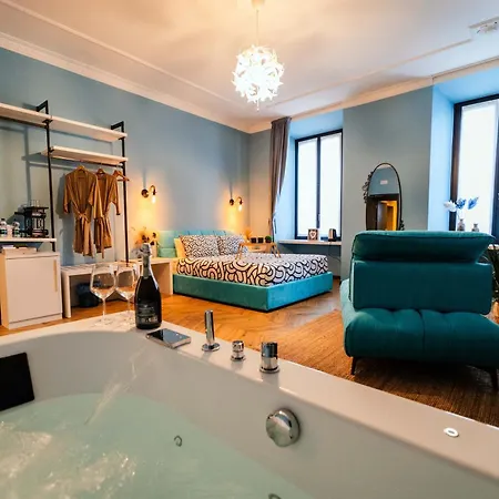 Angelina's Suite&spa Con Parcheggio Privato Apartment Como
