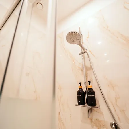 Angelina's Suite&spa Con Parcheggio Privato Appartement *